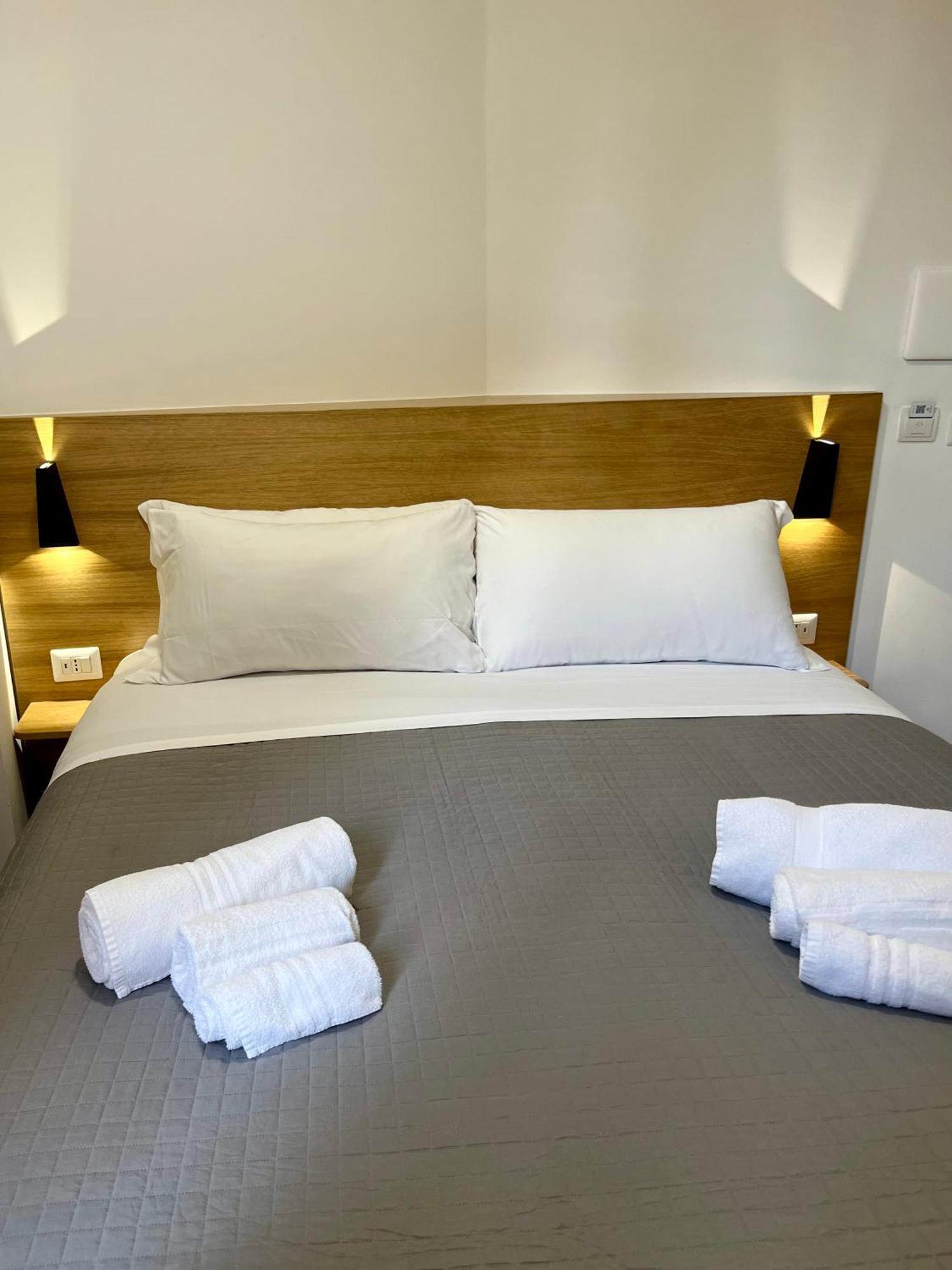 Nabab-Napoli Bed And Breakfast ภายนอก รูปภาพ